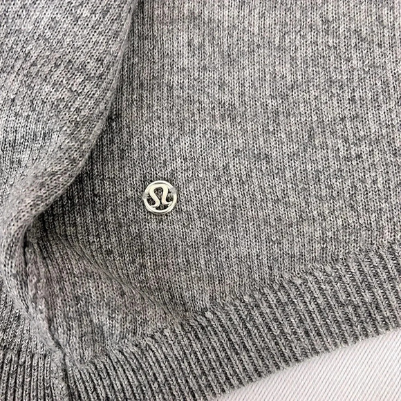 Lululemon Cabin Yogi Wrap Heathered Medium Grey Pocket Thumbhole Size 4 - Picture 11 of 13